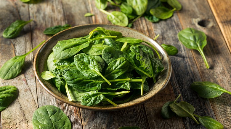 Is Eating Spinach Every Day Good for You Benefits Side Effects