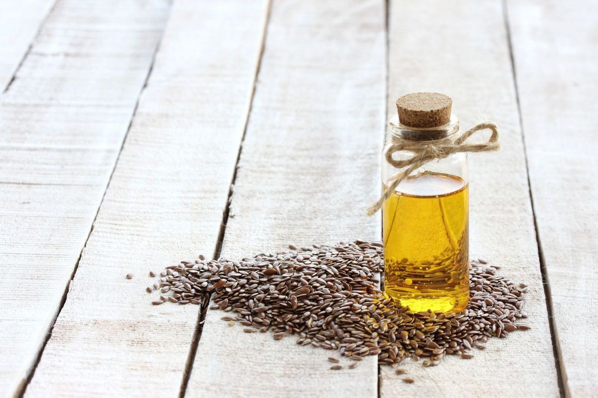 What Does Flaxseed Oil Do to Your Body and Are There Side Effects